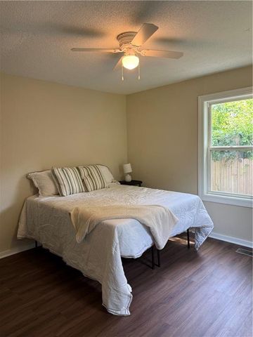1413 W 4th Street, Lawrence, KS 66044