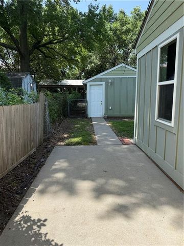 1413 W 4th Street, Lawrence, KS 66044