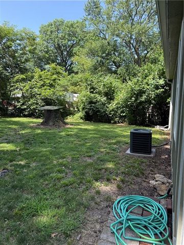 1413 W 4th Street, Lawrence, KS 66044