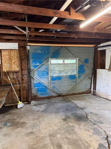 1413 W 4th Street, Lawrence, KS 66044