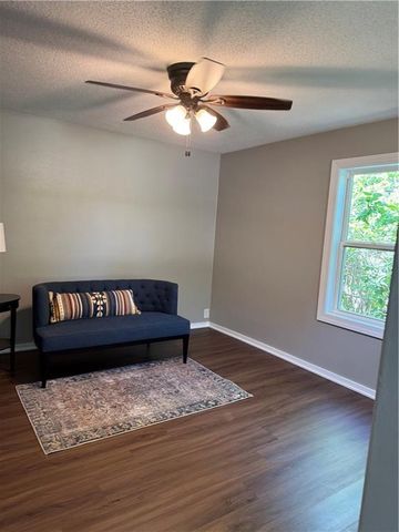 1413 W 4th Street, Lawrence, KS 66044