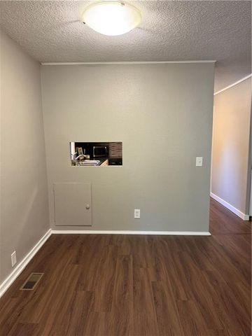 1413 W 4th Street, Lawrence, KS 66044
