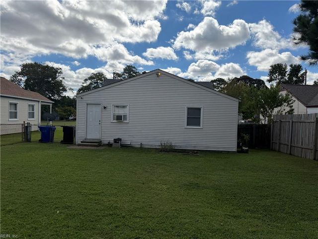 55 Bolling RD, Portsmouth, VA 23701