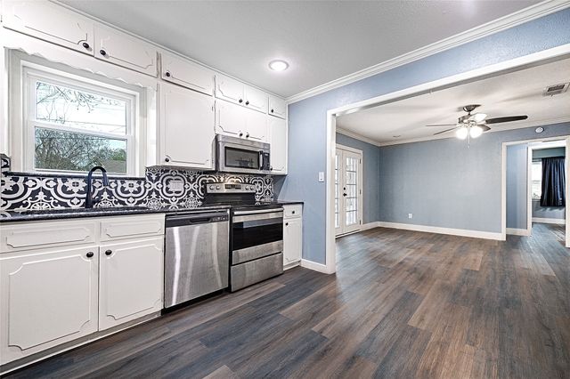 6413 Stonewall Street, Greenville, TX 75402