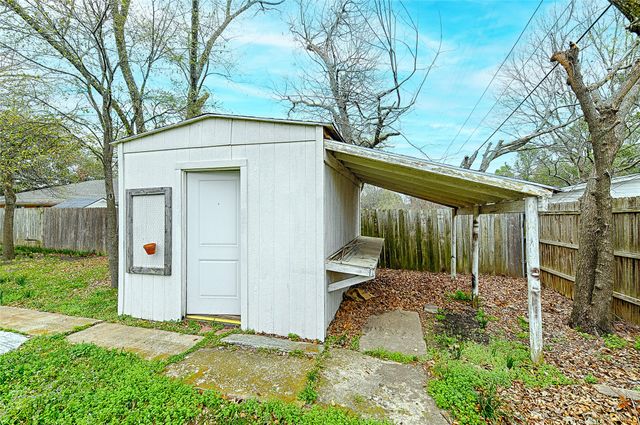 6413 Stonewall Street, Greenville, TX 75402