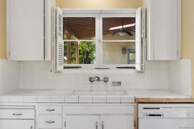 2219 La Callecita, San Diego, CA 92103