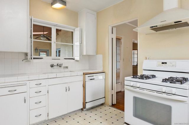 2219 La Callecita, San Diego, CA 92103