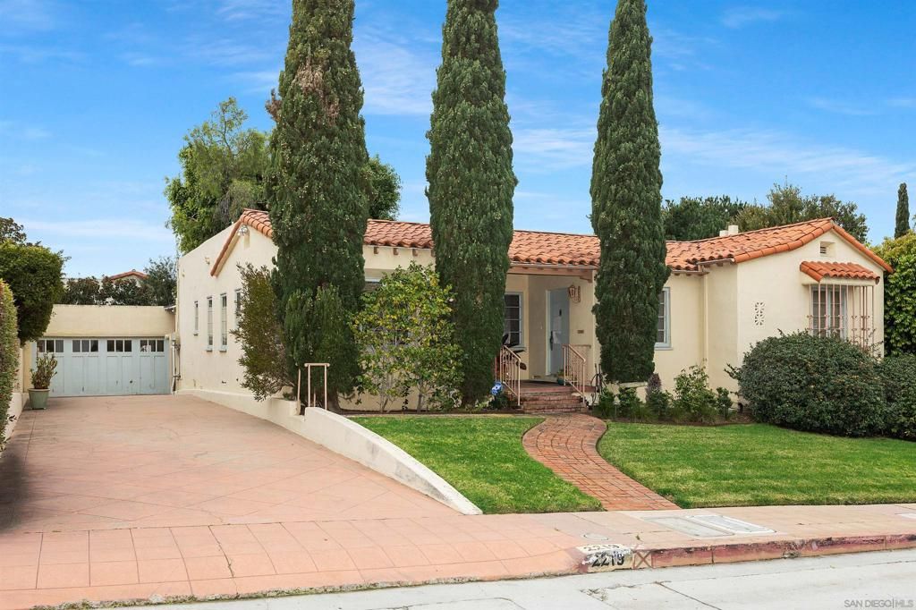 Image 2 of property listing at 2219 La Callecita, San Diego, CA 92103