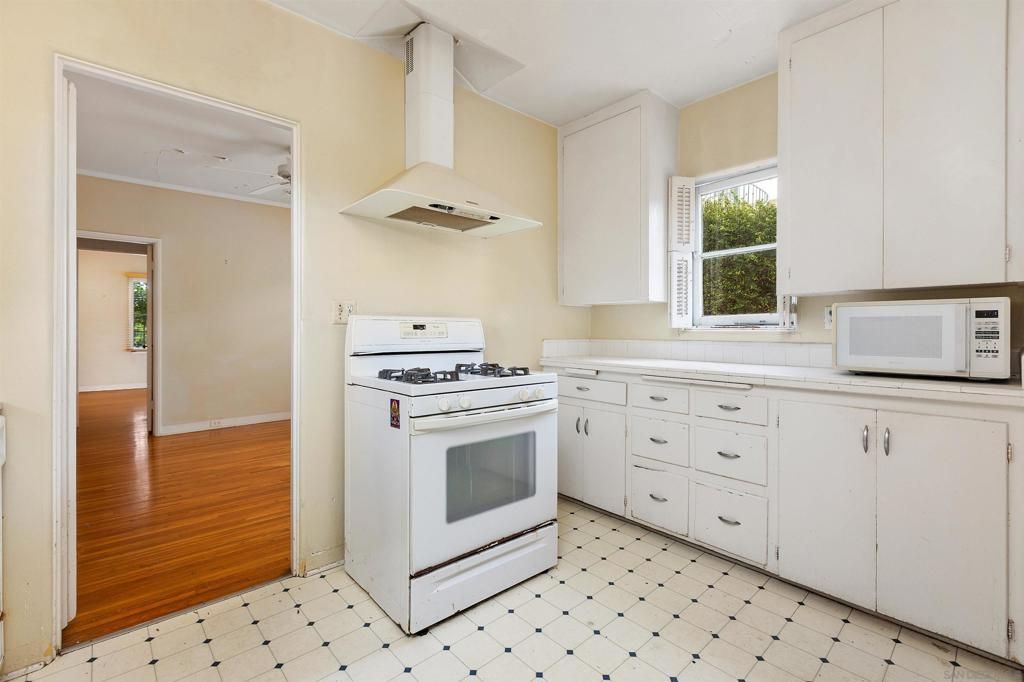 Image 28 of property listing at 2219 La Callecita, San Diego, CA 92103