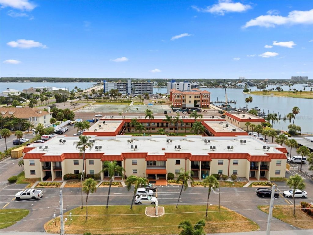 10365 PARADISE BOULEVARD 1, Treasure Island, FL 33706