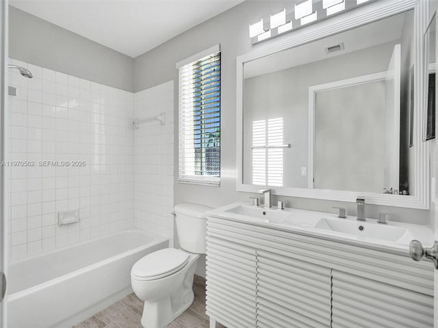 488 Conservation Dr, Weston, FL 33327