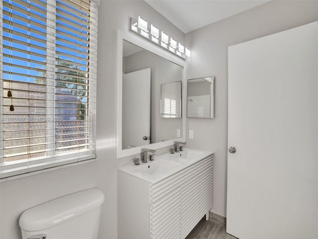 488 Conservation Dr, Weston, FL 33327