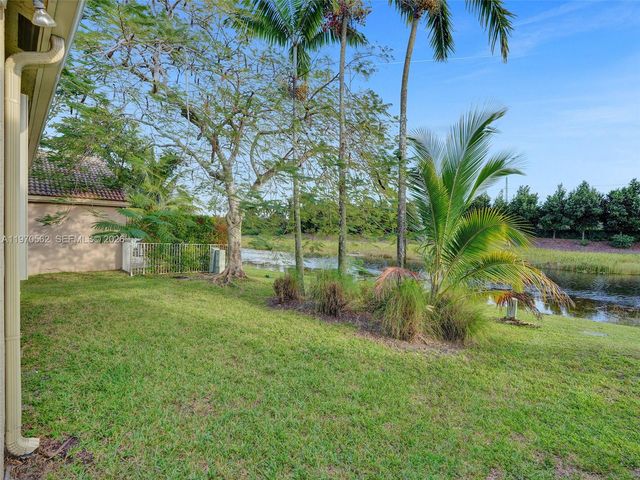 488 Conservation Dr, Weston, FL 33327