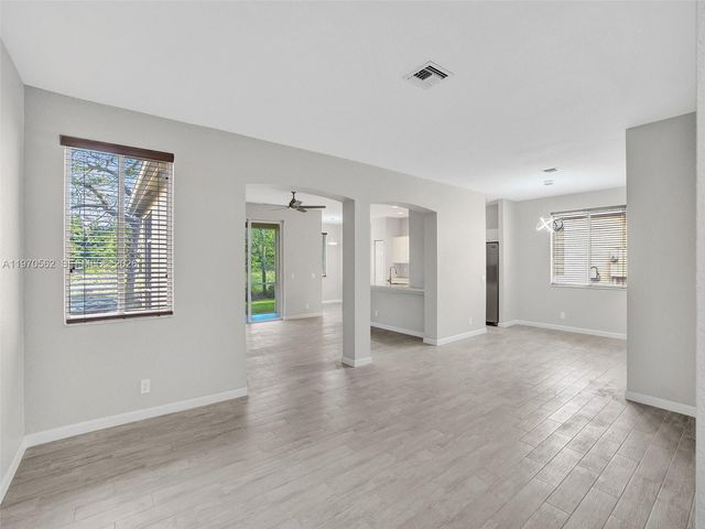 488 Conservation Dr, Weston, FL 33327