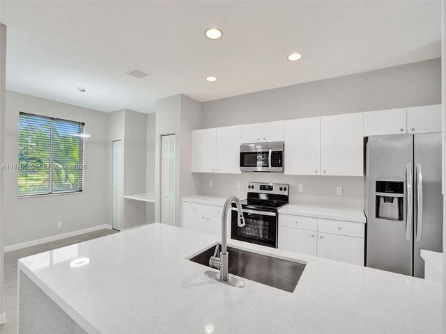 488 Conservation Dr, Weston, FL 33327