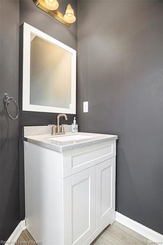 59696 Twin Pines Drive, New Hudson, MI 48165