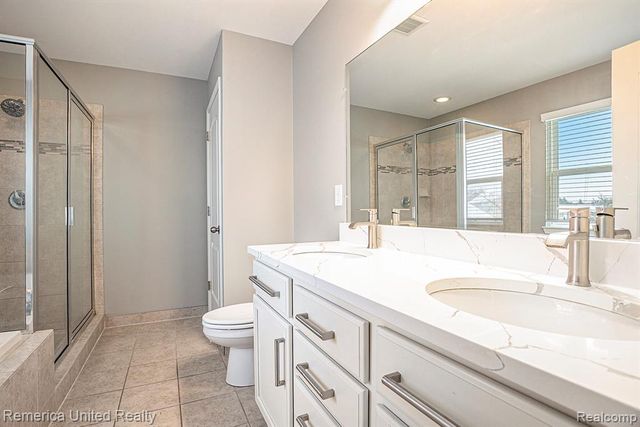 59696 Twin Pines Drive, New Hudson, MI 48165