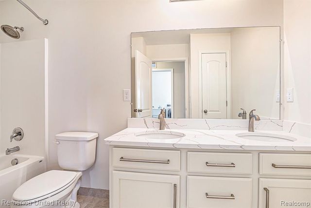 59696 Twin Pines Drive, New Hudson, MI 48165