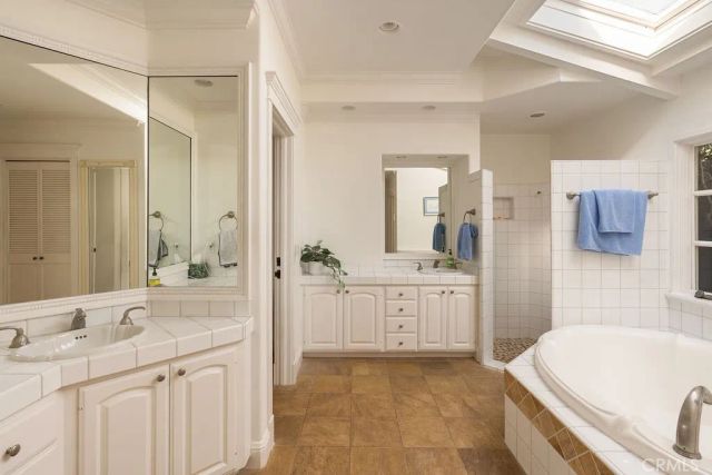 407 Mendoza Terrace, Corona Del Mar, CA 92625