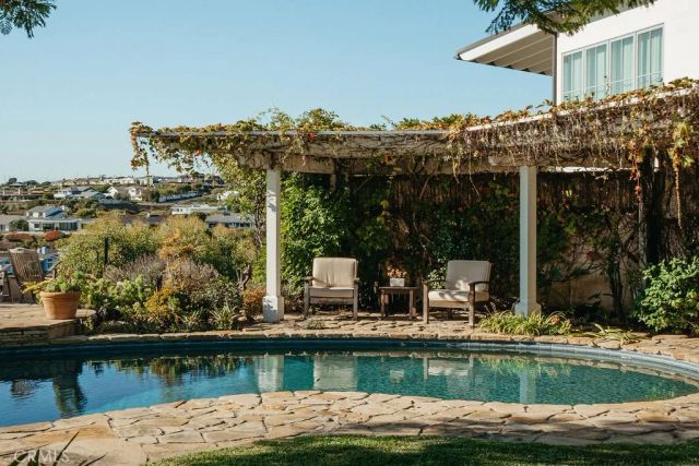 407 Mendoza Terrace, Corona Del Mar, CA 92625