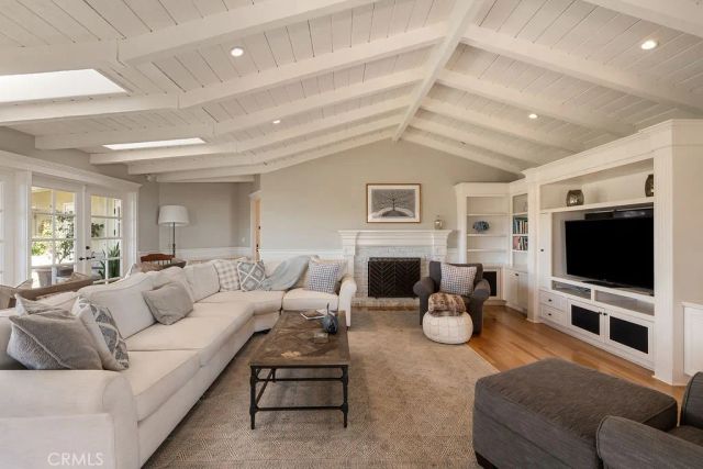407 Mendoza Terrace, Corona Del Mar, CA 92625