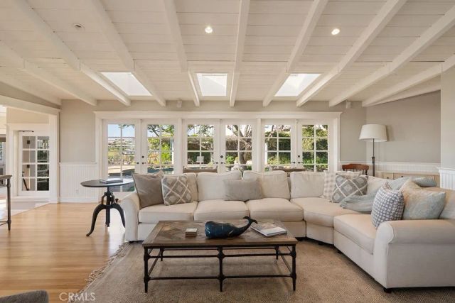 407 Mendoza Terrace, Corona Del Mar, CA 92625