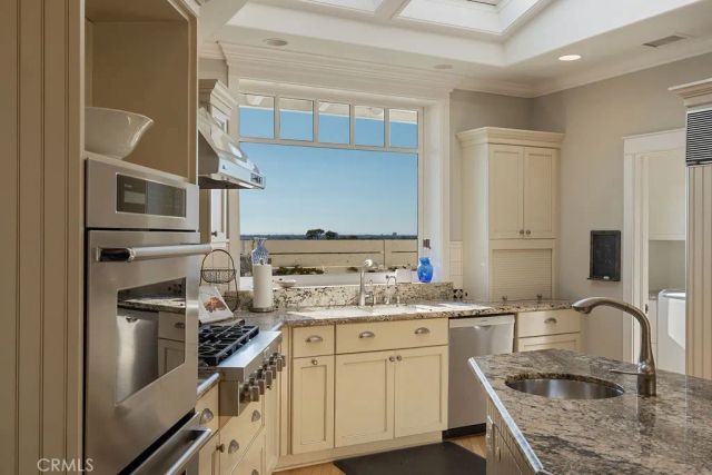 407 Mendoza Terrace, Corona Del Mar, CA 92625