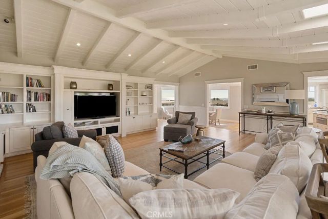 407 Mendoza Terrace, Corona Del Mar, CA 92625