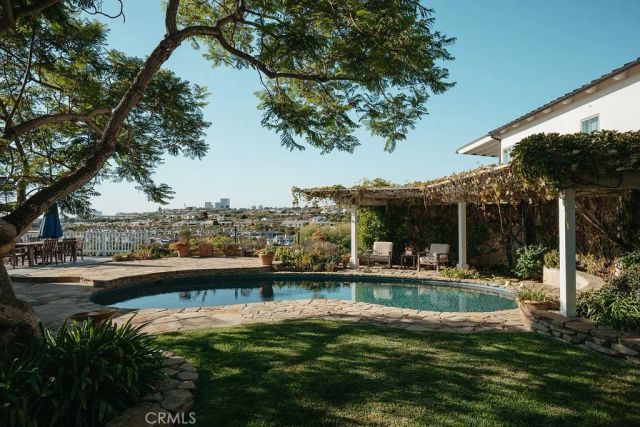 407 Mendoza Terrace, Corona Del Mar, CA 92625