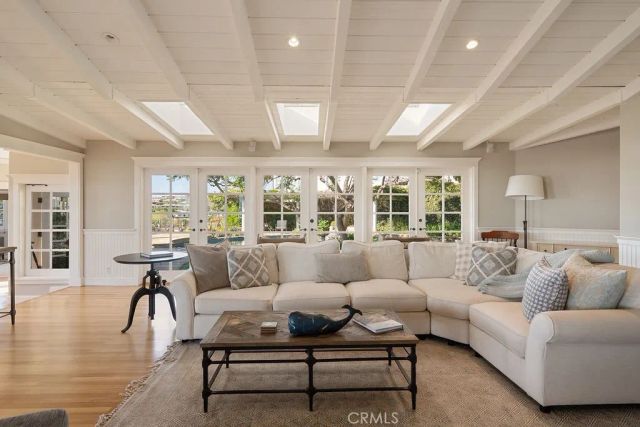 407 Mendoza Terrace, Corona Del Mar, CA 92625