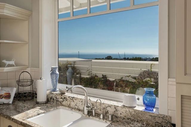 407 Mendoza Terrace, Corona Del Mar, CA 92625