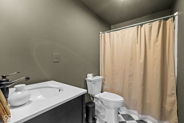 5739 Paradise Drive, Martinsville, IN 46151