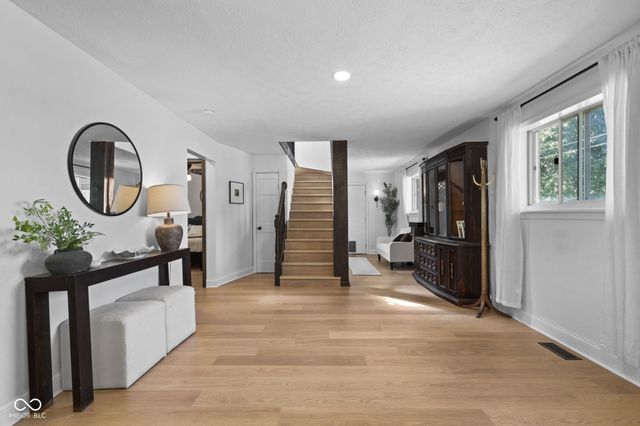 5739 Paradise Drive, Martinsville, IN 46151