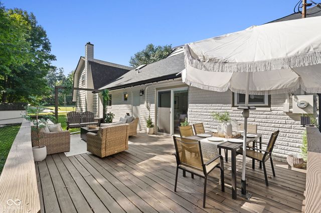 5739 Paradise Drive, Martinsville, IN 46151