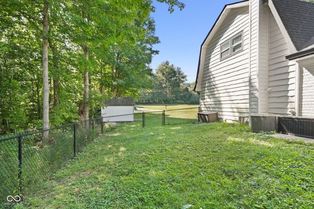 5739 Paradise Drive, Martinsville, IN 46151