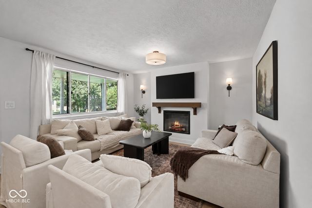 5739 Paradise Drive, Martinsville, IN 46151