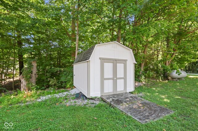 5739 Paradise Drive, Martinsville, IN 46151