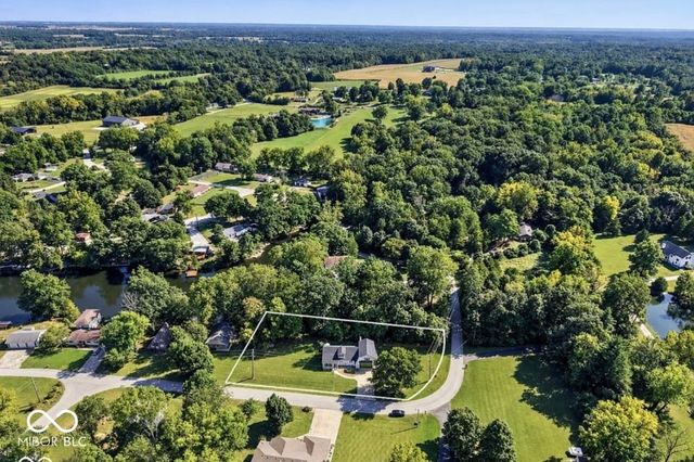 5739 Paradise Drive, Martinsville, IN 46151