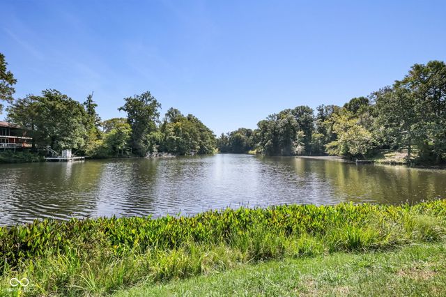 5739 Paradise Drive, Martinsville, IN 46151