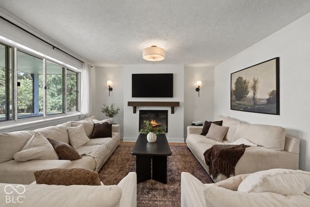 5739 Paradise Drive, Martinsville, IN 46151