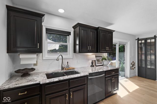 5739 Paradise Drive, Martinsville, IN 46151