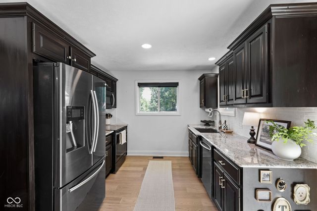 5739 Paradise Drive, Martinsville, IN 46151
