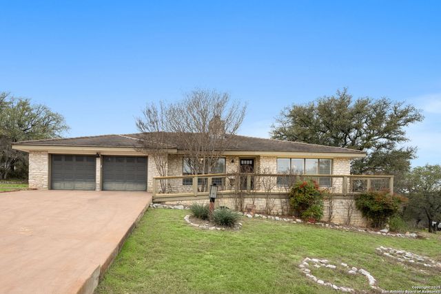 110 Highlands Blvd, Horseshoe Bay, TX 78657