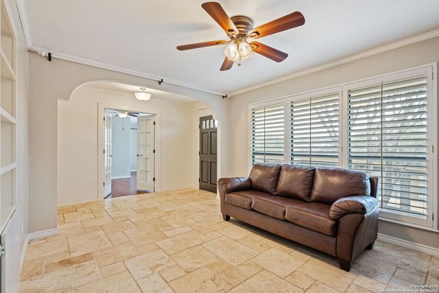 110 Highlands Blvd, Horseshoe Bay, TX 78657