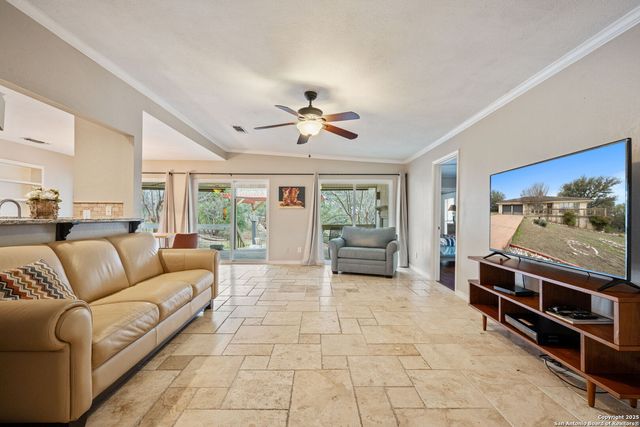 110 Highlands Blvd, Horseshoe Bay, TX 78657