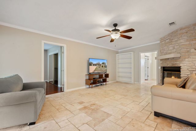 110 Highlands Blvd, Horseshoe Bay, TX 78657