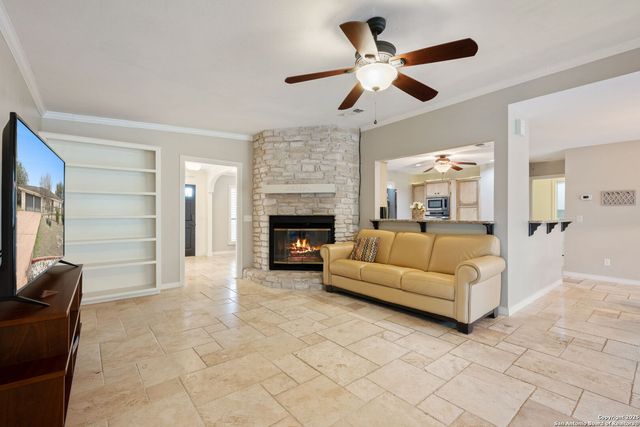 110 Highlands Blvd, Horseshoe Bay, TX 78657