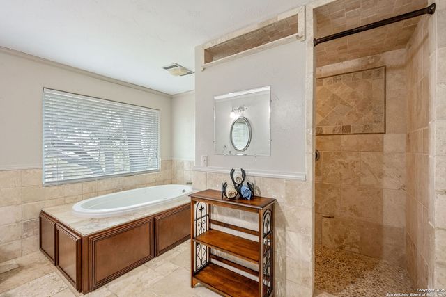 110 Highlands Blvd, Horseshoe Bay, TX 78657