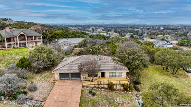 110 Highlands Blvd, Horseshoe Bay, TX 78657