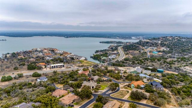 110 Highlands Blvd, Horseshoe Bay, TX 78657